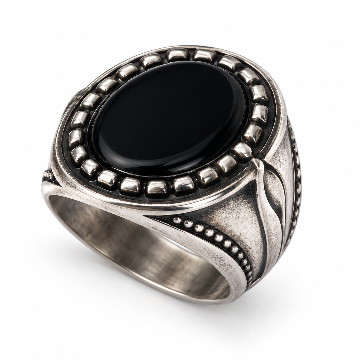 Side profile of sculptured shank with beaded milgrain on black onyx ring
