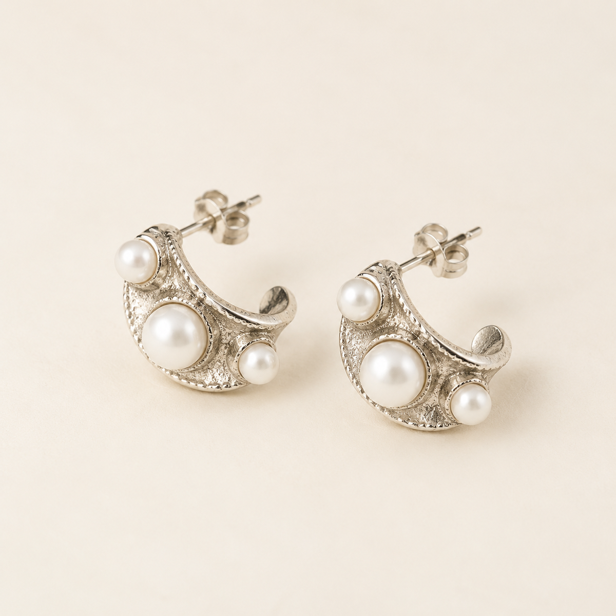 Women's Vintage Textured Pearl Crescent Hoop Earrings